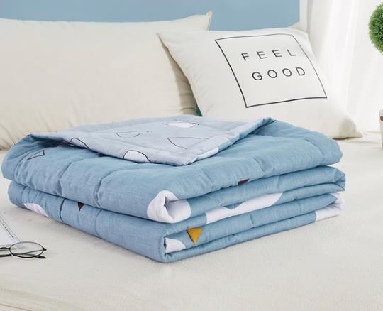 空調被填充物選哪種好?空調被套被罩會影響舒適度嗎?