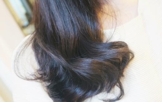 如何判斷是油性還是干性發(fā)質(zhì) 怎么判斷自己的發(fā)質(zhì)硬還是軟