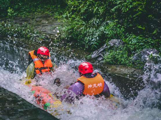 漂流眼睛進水用什么眼藥水?漂流怎么防止耳朵進水