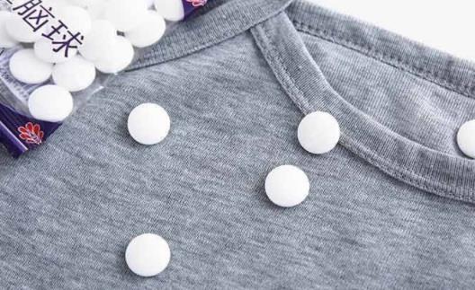 樟腦丸可以放在床上防螨蟲(chóng)嗎 樟腦丸對(duì)人體有害嗎