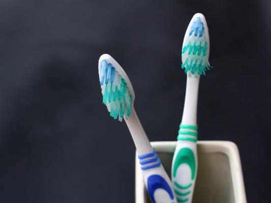 用硬毛牙刷好嗎?牙刷的毛特別軟有用嗎?