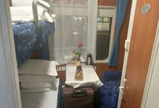 高級軟臥房間里能抽煙嗎?女生單獨出行應(yīng)該乘坐過夜的高級軟臥嗎