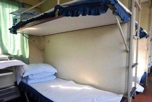 冬天火車臥鋪車廂冷嗎?臥鋪車廂之間為什么要鎖門