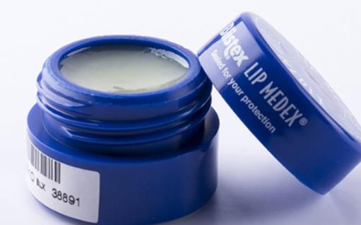 唇膏是變色的好還是不變色的好 唇膏什么時候涂效果最好