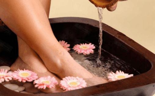 艾葉泡腳對(duì)痛風(fēng)有好處嗎 艾葉可以治療蕁麻疹嗎