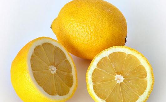 ?檸檬放在床頭有助于睡眠嗎 檸檬放在床頭對小孩有什么好處