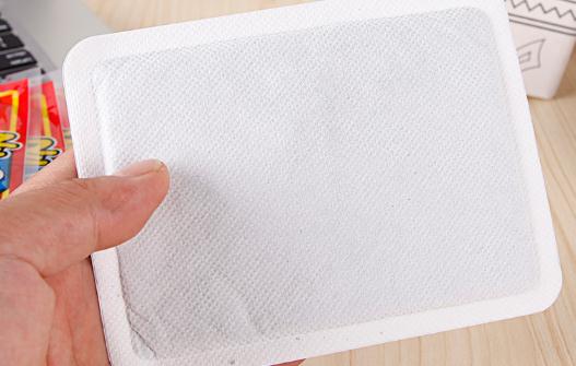 暖寶寶為什么撕開才發熱 暖寶寶為什么不能晚上睡覺的時候貼