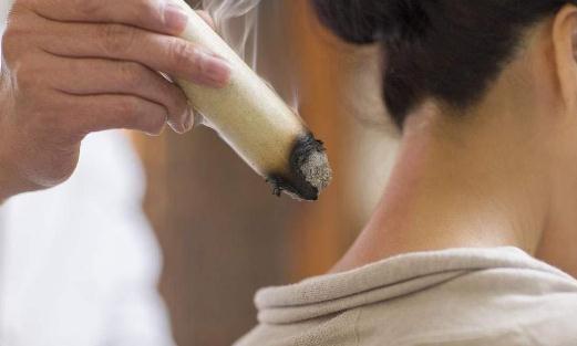 冬天可以做全身艾灸嗎 為什么越艾灸肚子越感覺涼