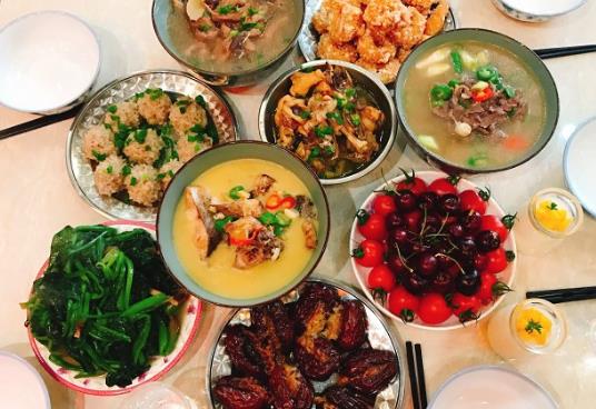 年夜飯幾個菜寓意好?年夜飯吃餃子象征著什么