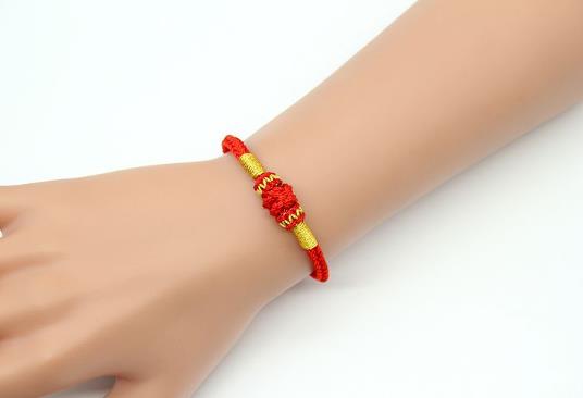 本命年的紅繩過了本命年就扔嗎?本命年紅繩可以戴著洗澡嗎