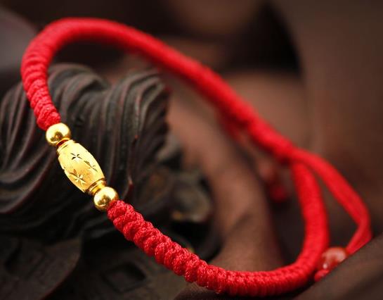 本命年的紅繩過了本命年就扔嗎?本命年紅繩可以戴著洗澡嗎