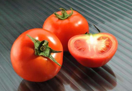 ?西紅柿多少天施一次肥合適?西紅柿花未開先黃化怎么辦