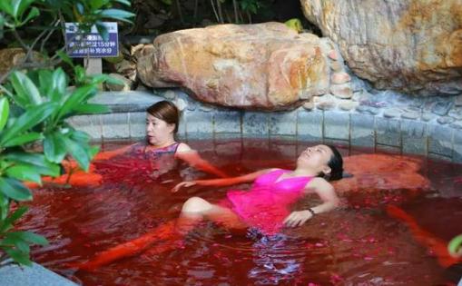 泡溫泉皮膚會干燥嗎 為什么泡溫泉皮膚不會皺