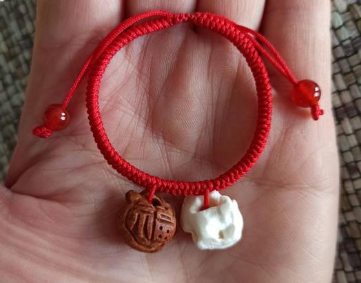 本命年紅繩怎么開光?本命年紅繩戴左手還是右手