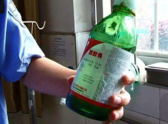 敵敵畏燒葉子怎么解藥害?敵敵畏弄到身上有事嗎