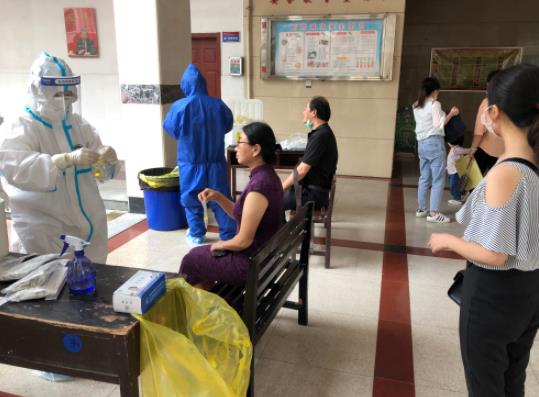 家人黃碼自己綠碼可以住一起嗎?家人黃碼小孩能去學校嗎