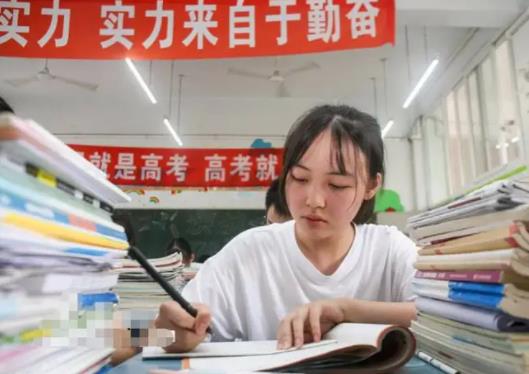 2022年高考分數線會不會猛漲?2022高考出分數線后還有可能降低嗎