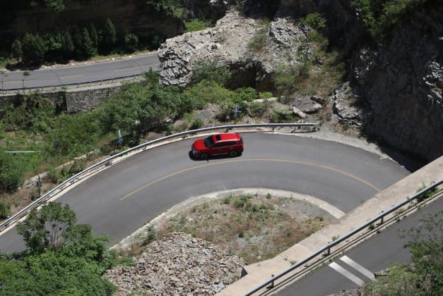 強悍S-AWC四驅系統,助攻奕歌征服中國“秋名山”