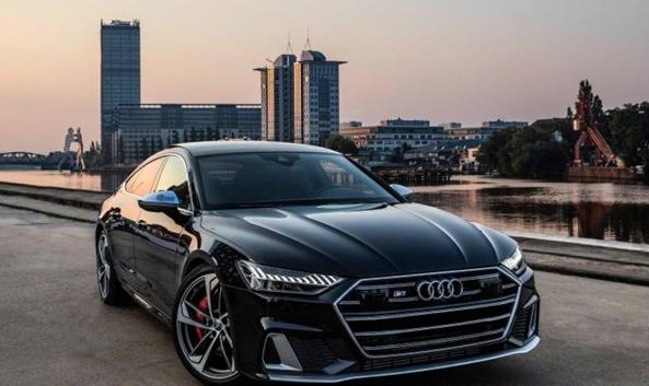 養(yǎng)一輛奧迪RS7一年的費(fèi)用是多少 開奧迪RS7的人是有錢人嗎