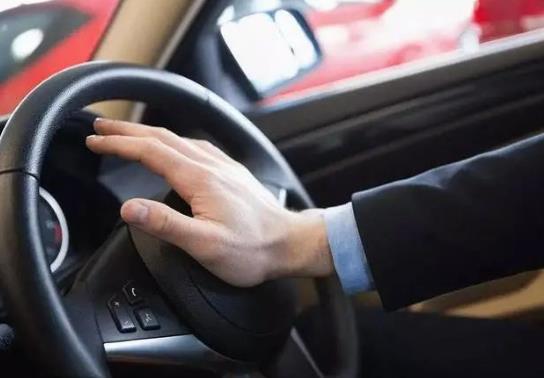 汽車能承受多大的冰雹?下冰雹開車應該注意什么