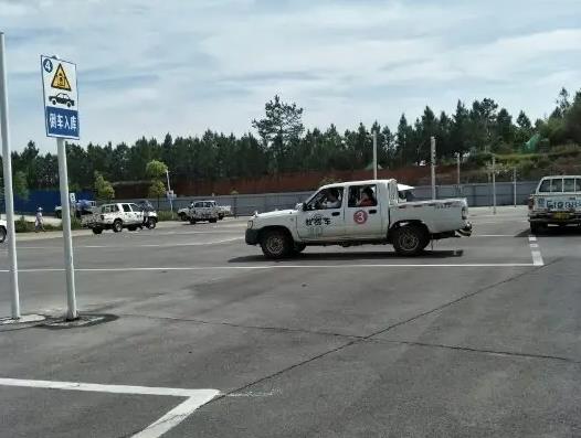 教練為什么不喜歡補考的學員?為啥教練催著刷學時不讓練車