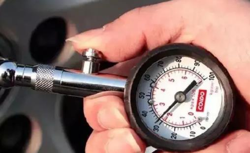 胎壓亮黃燈還能開嗎 胎壓低對油耗影響大不大