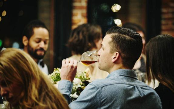 男士出席晚宴如何穿衣著裝?出席晚宴男士服裝搭配