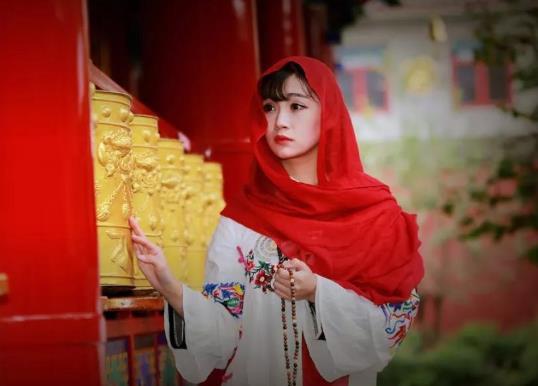 本命年穿紅色衣服要長輩買嗎?本命年穿紅色是自己買還是別人買