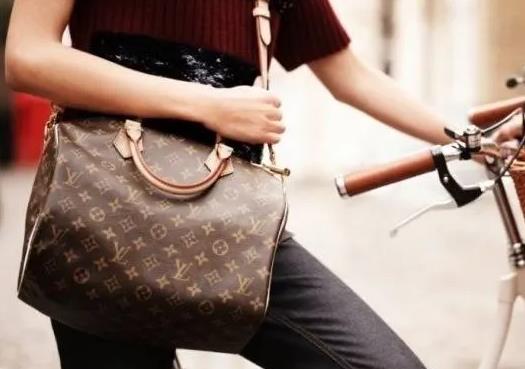 想買奢侈品早買還是晚買?有必要買上萬的奢侈品包包嗎