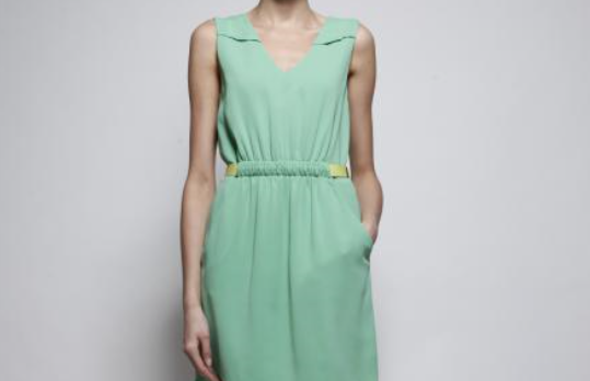 v領衣服怎么搭配?