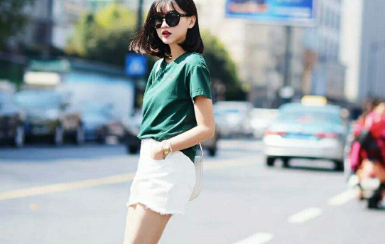 夏日T恤怎么打搭配?