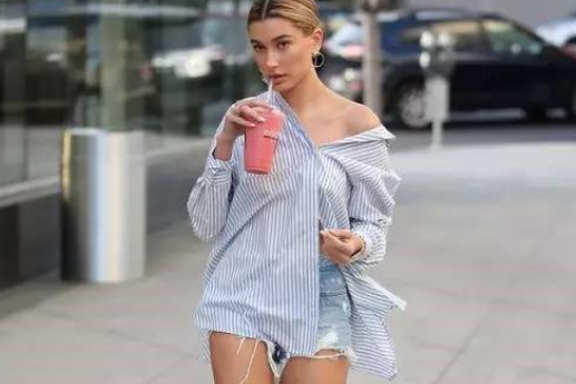 百搭熱褲怎么搭更時尚?