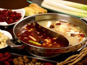 喝煮太久的火鍋湯會亞硝酸鹽中毒嗎?