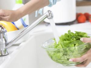 溫水洗菜能去除致癌物嗎?怎么洗菜才安全