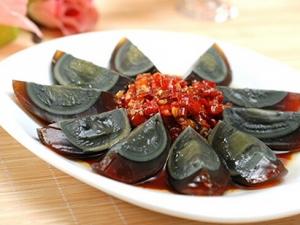 皮蛋為什么不能多吃？吃皮蛋要注意什么？