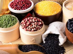 吃粗糧腹脹怎么辦?吃粗糧應多喝水