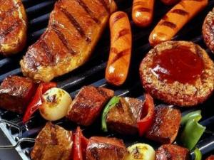 青菜水果不宜烤-夏季吃燒烤需要注意什么?