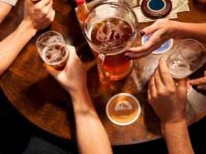 喝酒究竟助性還是敗性?酒精竟是陽痿觸發(fā)劑