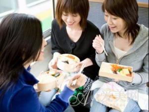 上班族帶飯要注意什么?挑對飯盒和食物才健康