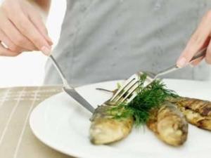 空腹吃魚好嗎?四種錯誤的吃魚方法會致命