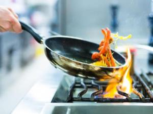 養生警惕:六個炒菜陋習 破壞營養會致癌
