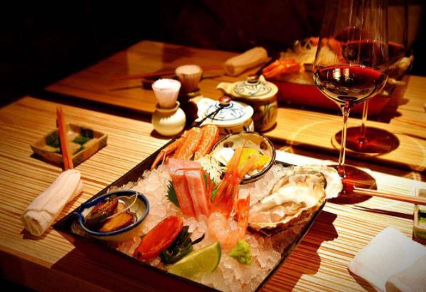 海鮮和紅酒會過敏嗎?海鮮和紅酒一起吃會得痛風嗎