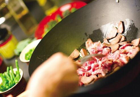 什么是不粘鍋?用不粘鍋炒菜會致癌嗎?