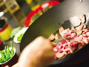 什么是不粘鍋?用不粘鍋炒菜會致癌嗎?