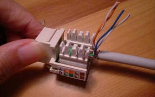 插座接法是怎樣的?五孔插座怎么接線 插座安裝需要注意什么