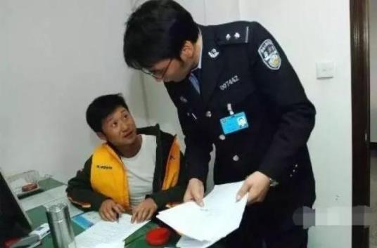 流浪地球:“道路千萬條,安全第一條。行車不規范,親人兩行淚”