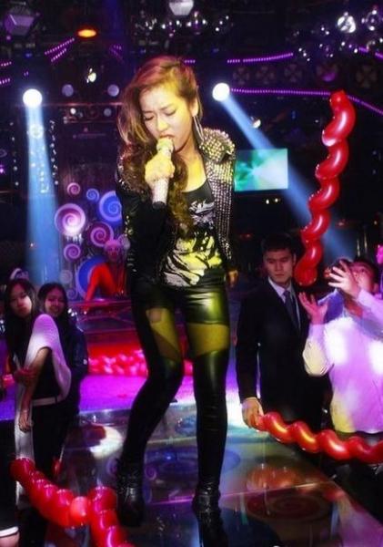 吉克雋逸個(gè)人資料,吉克雋逸大量夜店照片,中國好聲音吉克雋逸被爆造假