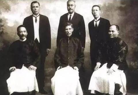 98歲賭王何鴻燊逝世 二房成5000億家產(chǎn)爭奪戰(zhàn)最大贏家 賭王傳奇人生