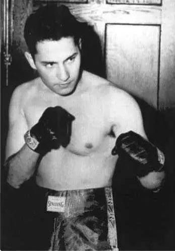 98歲賭王何鴻燊逝世 二房成5000億家產(chǎn)爭奪戰(zhàn)最大贏家 賭王傳奇人生