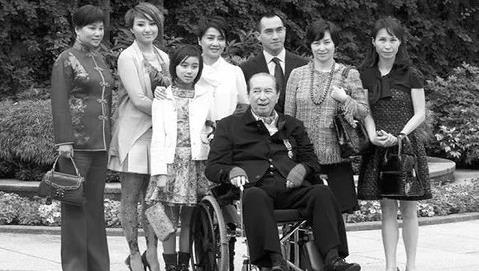 98歲賭王何鴻燊逝世 二房成5000億家產(chǎn)爭奪戰(zhàn)最大贏家 賭王傳奇人生